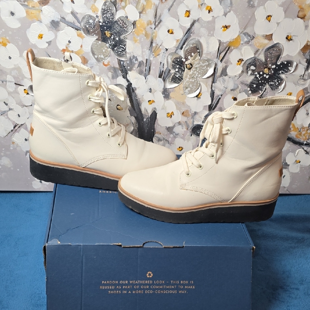 Dr. Scholl's Off-White Lace-Up Boots Size 6.5